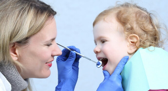 erster zahnarztbesuch kind, baby erstes mal zum zahnarzt
