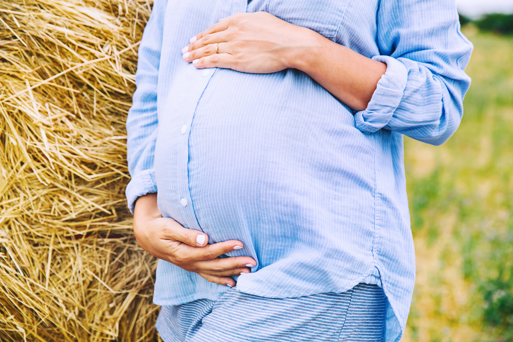 Umstandmode Styling Männerhemd Schwangerschaft Life Hacks Tricks Babybauch