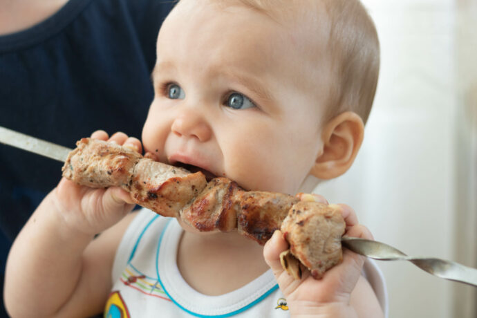 muss ein baby fleisch essen? Baby mag kein Fleisch, Babybrei isst kein Fleisch, Baby mag Fleischbrei nicht, Baby Fleisch ungesund