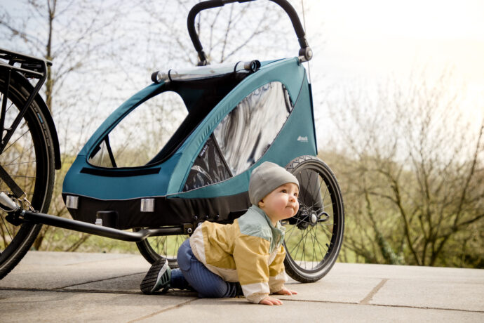 Fahrradanhänger Baby ab wann, gefährlich, sicher, Helm, Baby im Fahrradanhänger Hängematte oder Weber Schale, bester Fahrradanhänger für Babys