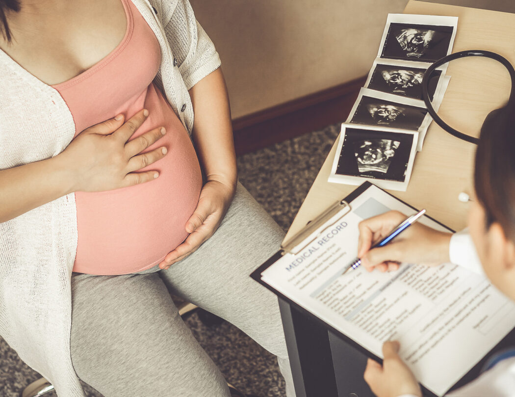 drittes trimester, schwangere beim arztbesuch