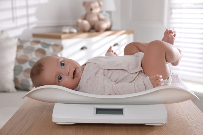 gewichtszunahme baby gewichtskontrolle mit waage